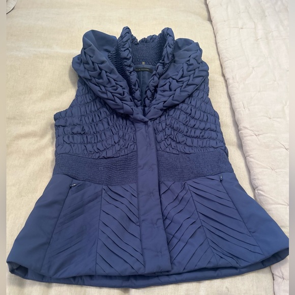 💙Elie Tahari Blue Puffer Vest Medium💙 - Picture 3 of 10